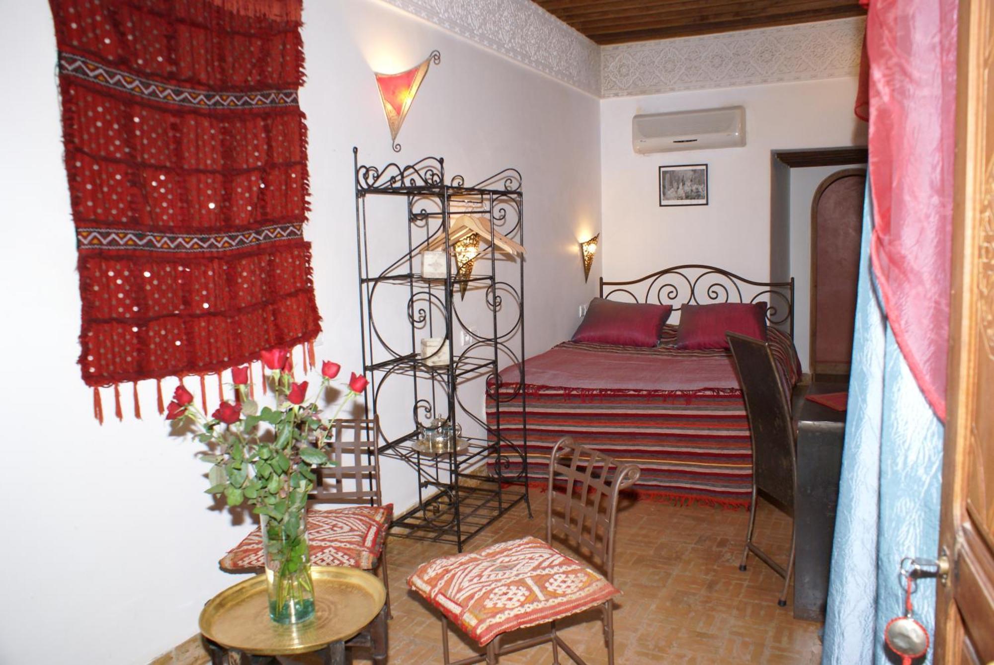 Riad Attarine Фес Екстериор снимка