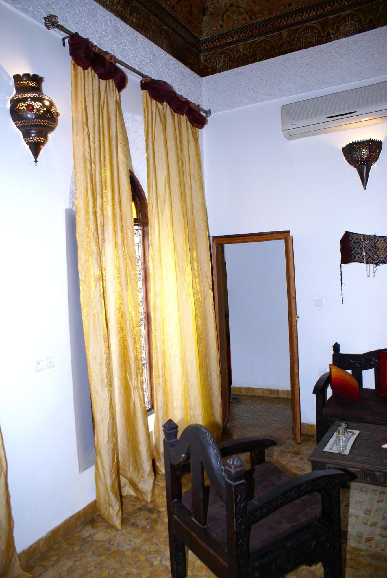 Riad Attarine Фес Екстериор снимка